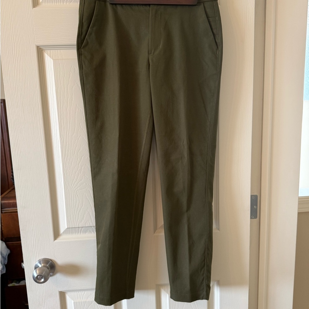 Lululemon City Trek Trouser size 6 Military Green